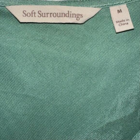 SOLD 💕Soft Surroundings Green V-Neck Lyocell Sleeveless Tank Top Size Medium - Picture 3 of 8